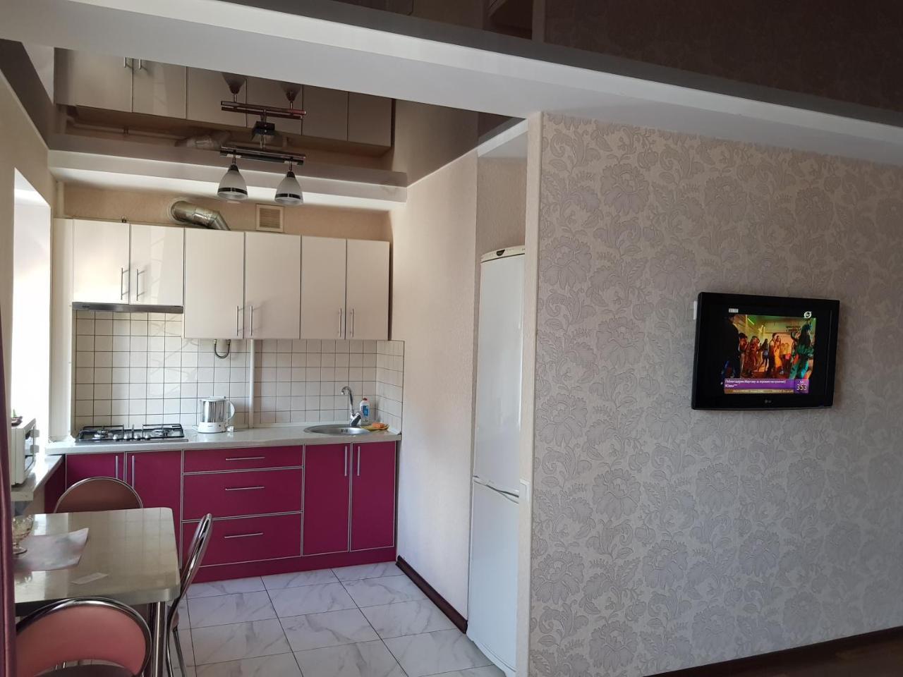 Апартаменты С Балконом Charkiw Exterior foto